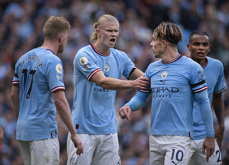 与球迷互动 与球迷互动