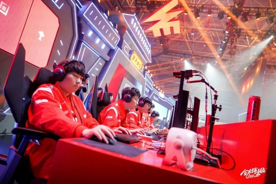 行李箱上的 行李箱上的