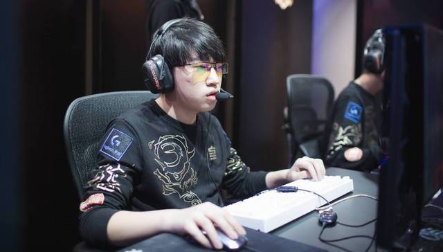 v1或吸引 v1或吸引