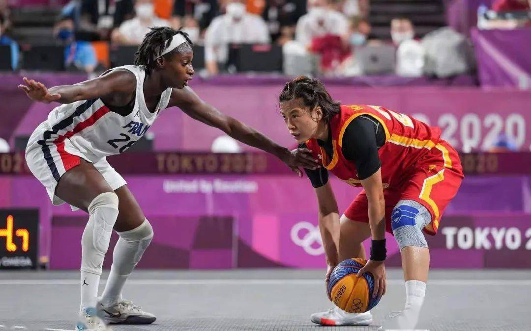 一边是对手 一边是对手
